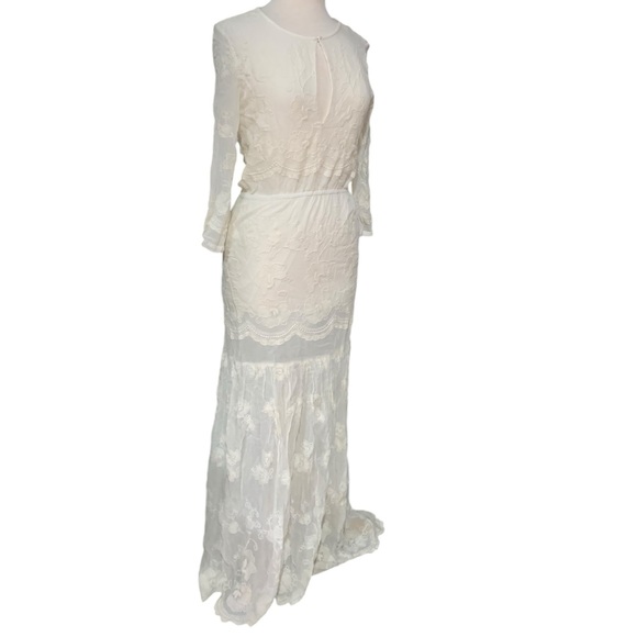 Chelsea & Violet Dresses & Skirts - Chelsea and Violet white lace key hole neckline boho maxi dress size small